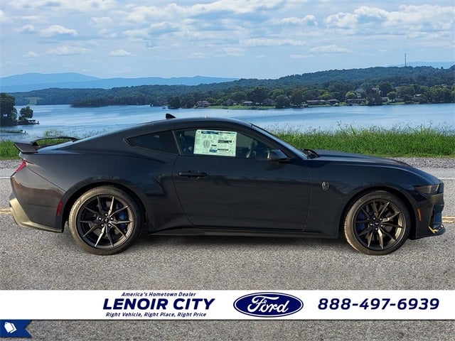 2025 Ford Mustang Dark Horse