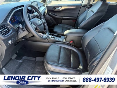 2022 Ford Escape Hybrid Titanium