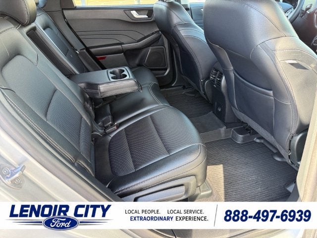 2022 Ford Escape Hybrid Titanium