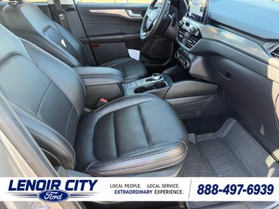 2022 Ford Escape Hybrid Titanium