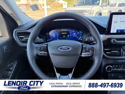 2022 Ford Escape Hybrid Titanium