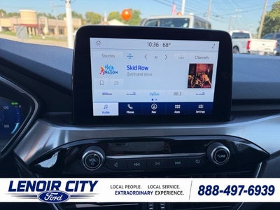 2022 Ford Escape Hybrid Titanium