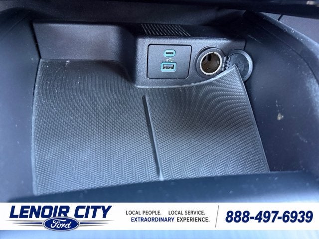 2022 Ford Escape Hybrid Titanium