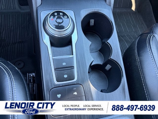 2022 Ford Escape Hybrid Titanium
