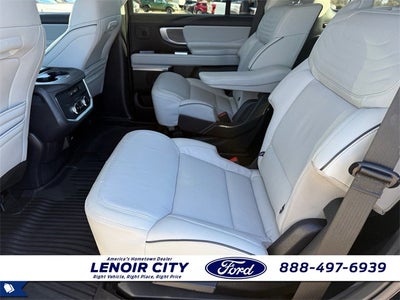 2025 Ford Expedition Platinum