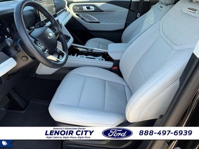 2025 Ford Explorer Platinum