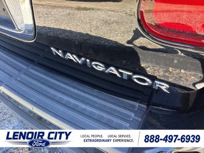 2006 Lincoln Navigator Base