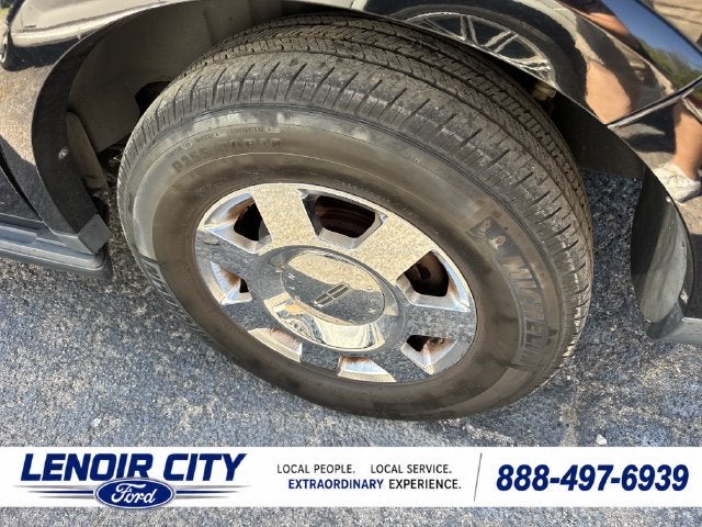 2006 Lincoln Navigator Base