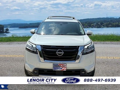 2022 Nissan Pathfinder SL