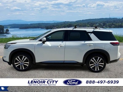 2023 Nissan Pathfinder Platinum