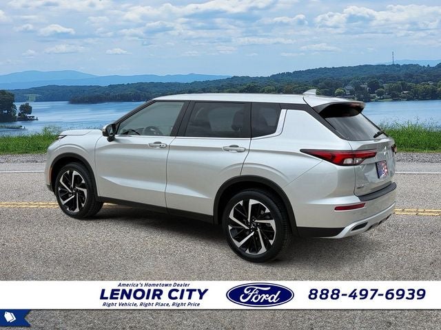 2023 Mitsubishi Outlander SE