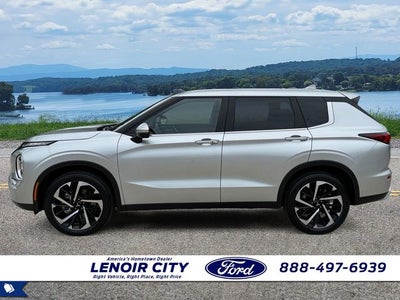 2023 Mitsubishi Outlander SE