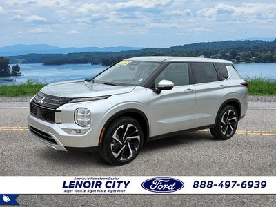 2023 Mitsubishi Outlander SE
