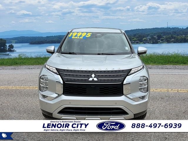 2023 Mitsubishi Outlander SE