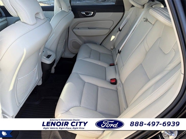 2025 Volvo XC60 B5 Core