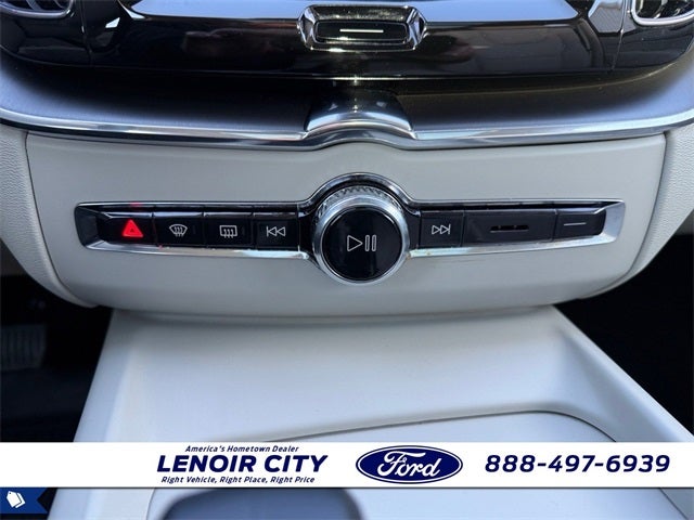 2025 Volvo XC60 B5 Core